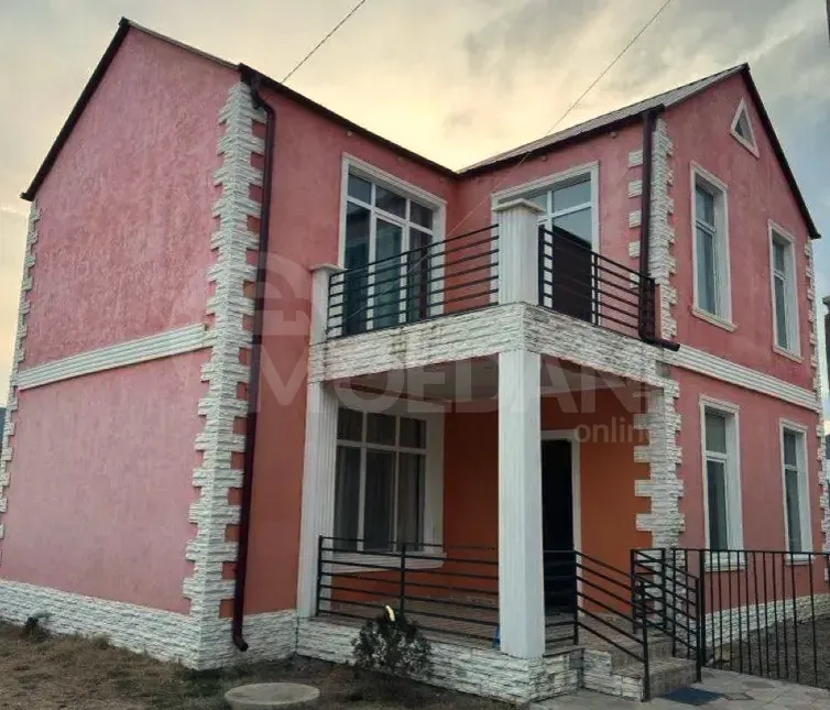 ქირავდება სახლი 200м² თბილისი - photo 1