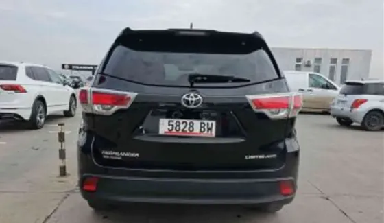 Toyota Highlander 2015 თბილისი