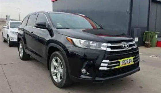 Toyota Highlander 2015 თბილისი