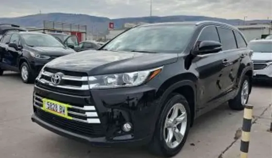 Toyota Highlander 2015 თბილისი