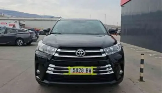 Toyota Highlander 2015 თბილისი