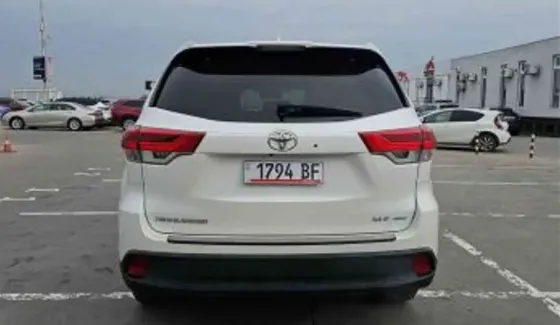 Toyota Highlander 2017 თბილისი