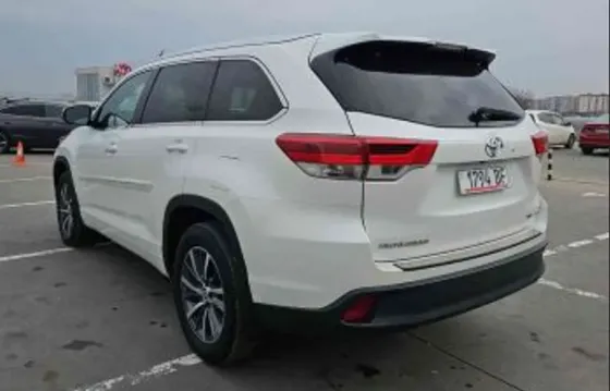 Toyota Highlander 2017 თბილისი