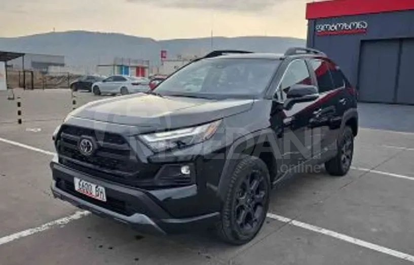 Toyota RAV4 2.5L 2022 Тбилиси - изображение 1