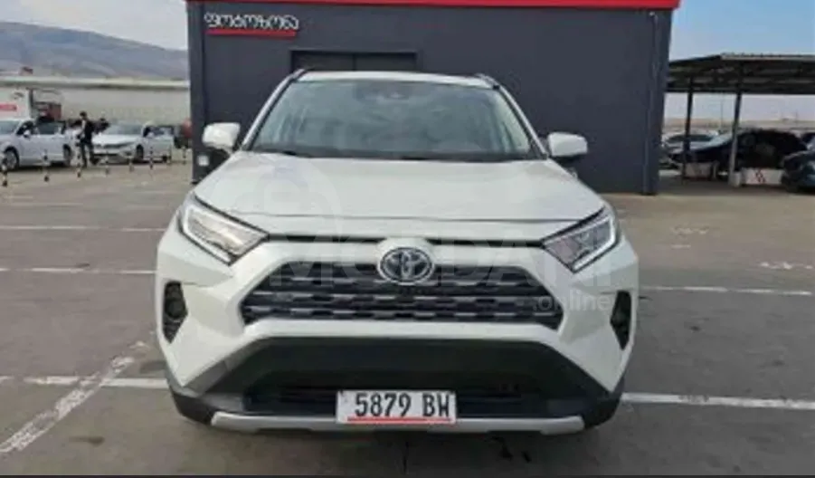 Toyota RAV4 2.5L 2021 Тбилиси - изображение 2