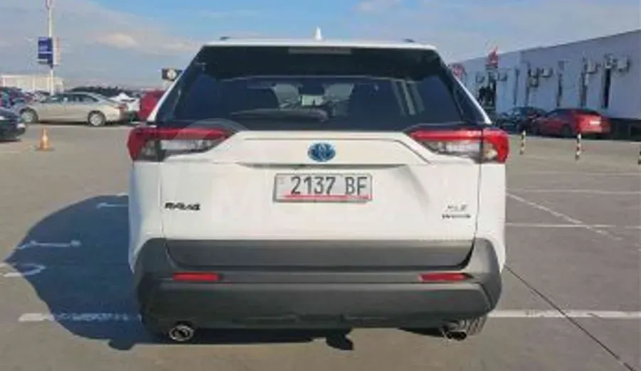 Toyota RAV4 2.5L 2021 Тбилиси - изображение 5