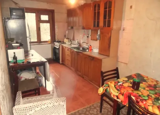 Продам 7+-комн. квартиру $68 000  в Тбилиси  179.83м² 5/5 эт. Тбилиси
