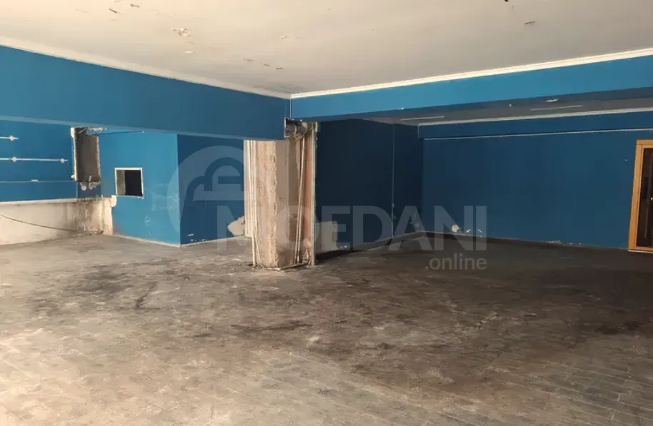 Იყიდება უნივერსალური კომერციული ფართი ბაკურიანში ბორჯომი - photo 7