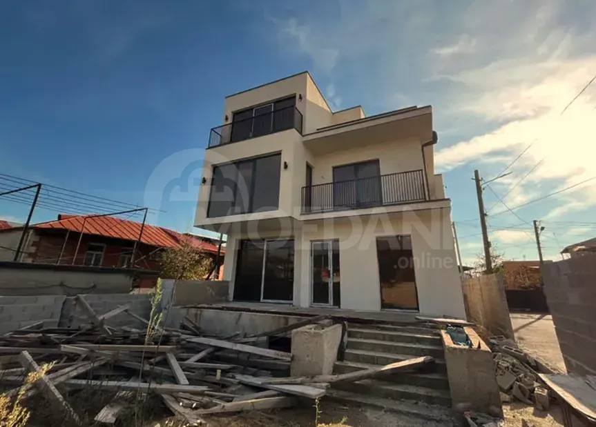 Сдам Дом 300м² Кутаиси - изображение 1