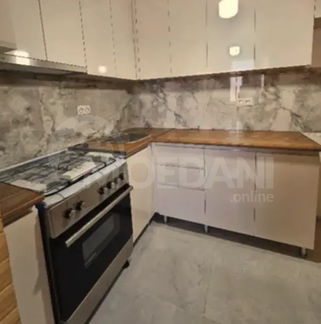 Сдам 4-комн. квартиру 75м² 4/5 эт. Кутаиси - изображение 1