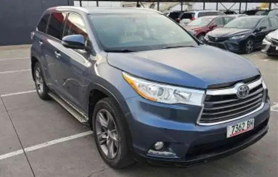 Toyota Highlander 2015 თბილისი