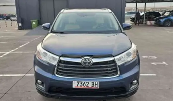 Toyota Highlander 2015 თბილისი