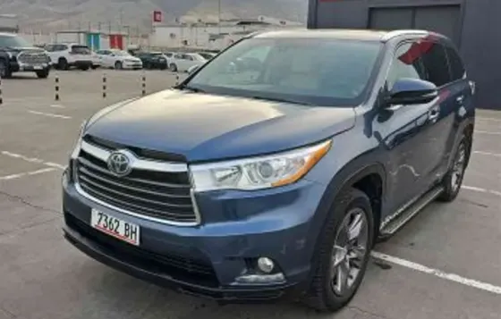 Toyota Highlander 2015 თბილისი