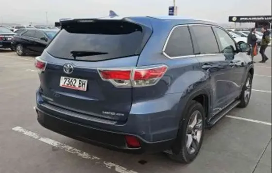 Toyota Highlander 2015 თბილისი