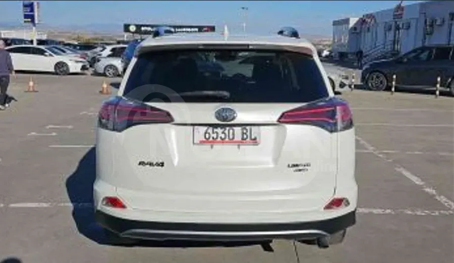 Toyota RAV4 2.5L 2017 Тбилиси - изображение 5