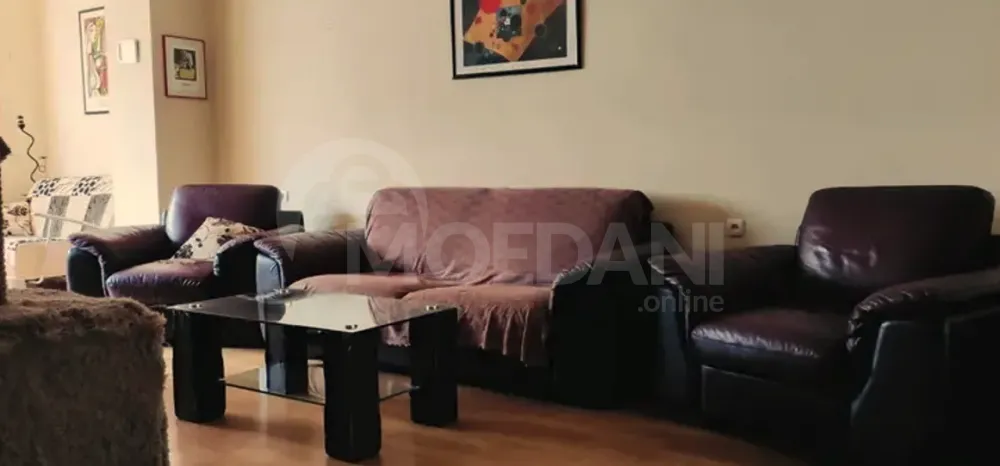 იყიდება 2 ოთახიანი ბინას 67მ² 4/8 სართ თბილისი - photo 1