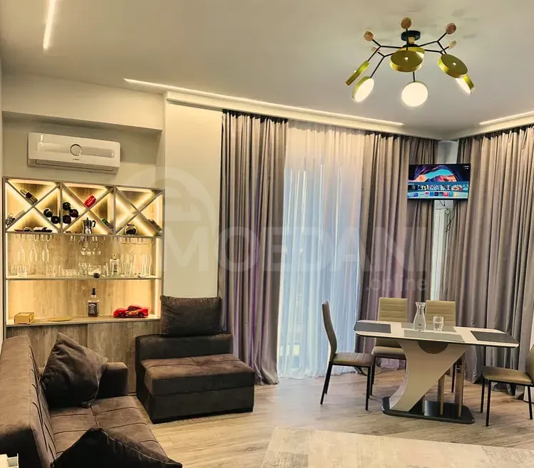 ქირავდება 3 ოთახიანი ბინა 120მ² 5/10 სართ თბილისი - photo 1