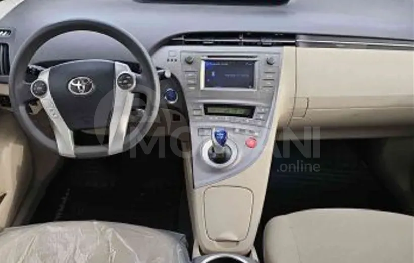 Toyota Prius 1.8L 2015 Тбилиси - изображение 7