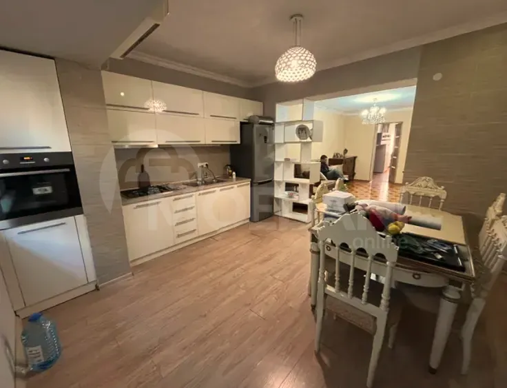 Сдам 3-комн. квартиру 105м² 2/5 эт. Кутаиси - изображение 4