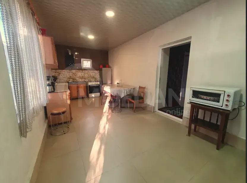 ქირავდება სახლი 500м² ქუთაისი - photo 1