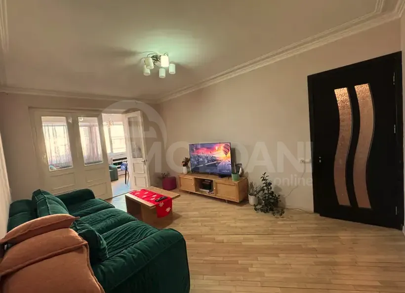 იყიდება 5 ოთახიანი ბინას 95.82მ² 6/8 სართ თბილისი - photo 1