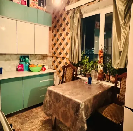 იყიდება 2 ოთახიანი ბინას $70 000  თბილისში  71მ² 9/9 სართ Тбилиси