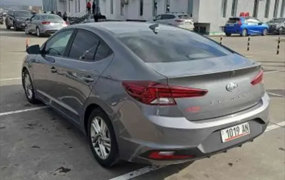 Hyundai Elantra 2019 თბილისი