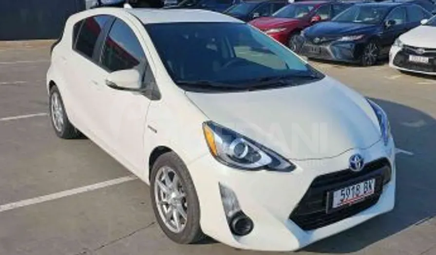 Toyota Prius C 1.5L 2015 Тбилиси - изображение 2