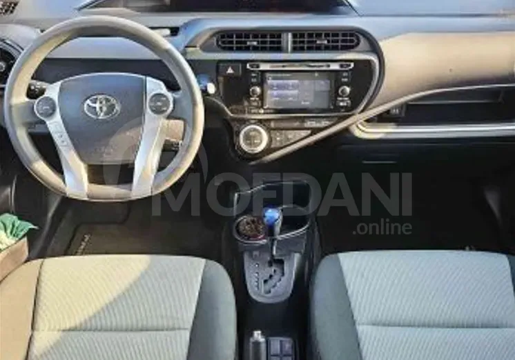 Toyota Prius C 1.5L 2015 Тбилиси - изображение 6