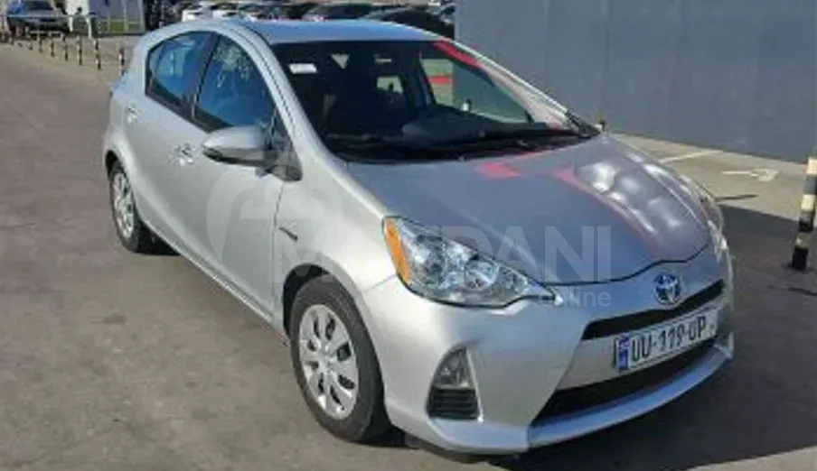 Toyota Prius C 1.5L 2014 Тбилиси - изображение 3