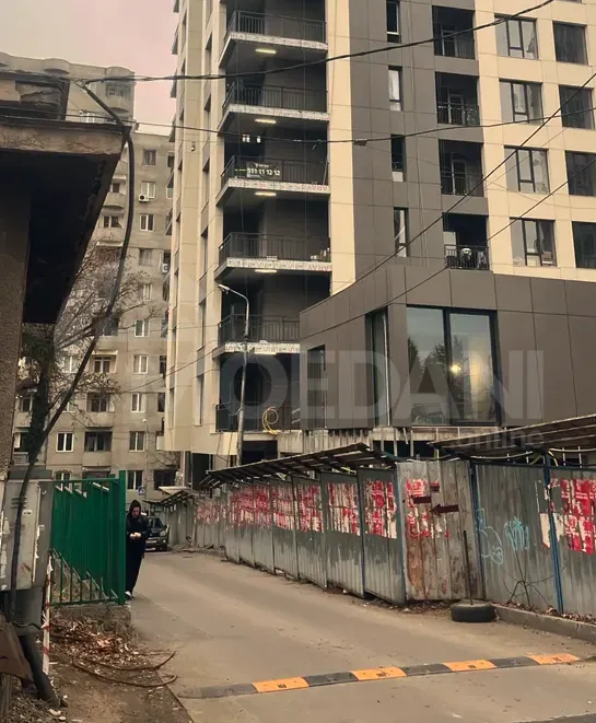 იყიდება 2 ოთახიანი ბინას 65მ² 15/17 სართ თბილისი - photo 1