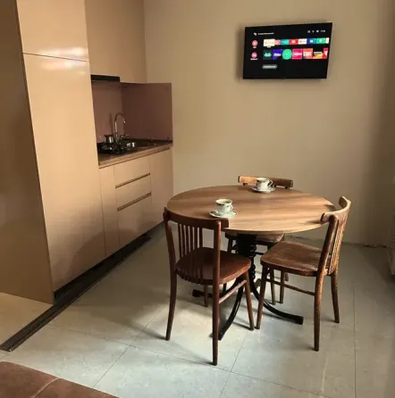 Сдам 2-комн. квартиру 40м² 1/4 эт. Тбилиси