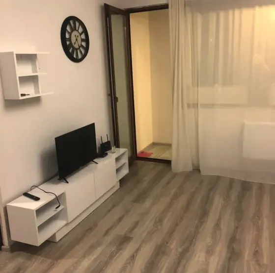 ქირავდება 2 ოთახიანი ბინა 63მ² 7/7 სართ თბილისი