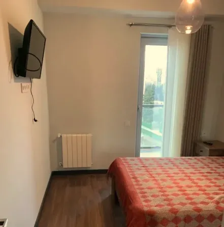 ქირავდება 2 ოთახიანი ბინა 50მ² 6/12 სართ თბილისი