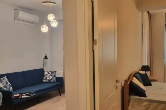 ქირავდება 2 ოთახიანი ბინა 55მ² 2/8 სართ თბილისი