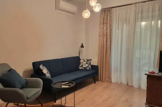 ქირავდება 2 ოთახიანი ბინა 55მ² 2/8 სართ თბილისი