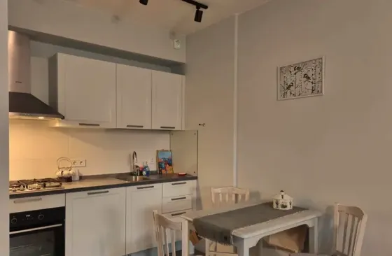 ქირავდება 2 ოთახიანი ბინა 55მ² 2/8 სართ თბილისი