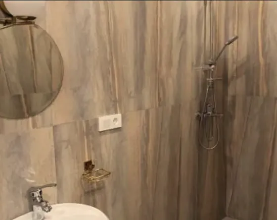 ქირავდება 2 ოთახიანი ბინა 48მ² 4/7 სართ თბილისი