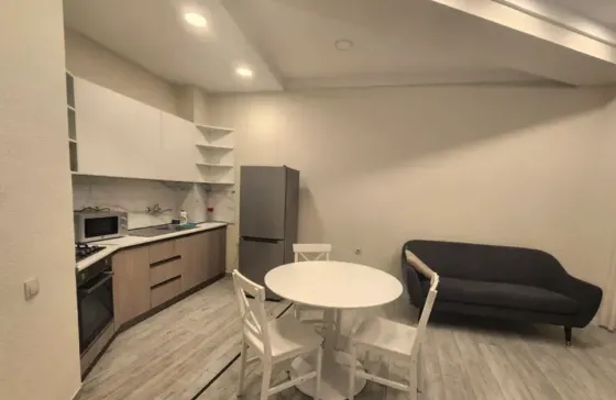 ქირავდება 2 ოთახიანი ბინა 55მ² 4/16 სართ თბილისი