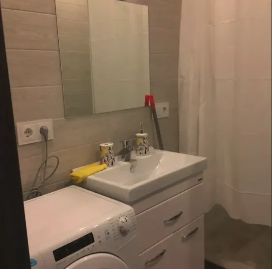 ქირავდება 2 ოთახიანი ბინა 68მ² 7/14 სართ თბილისი