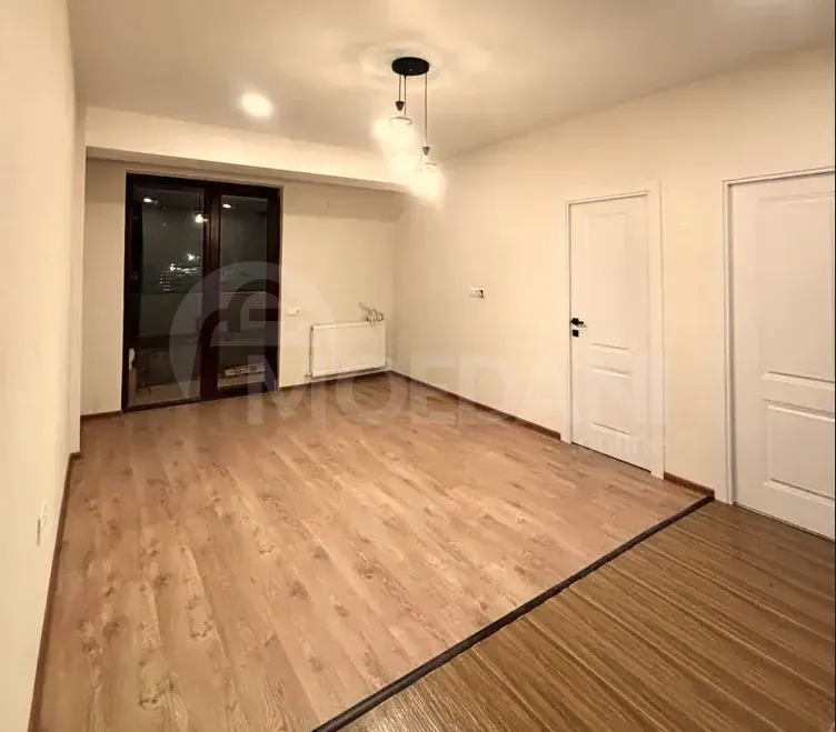 იყიდება 3 ოთახიანი ბინას 59მ² 4/10 სართ თბილისი - photo 1