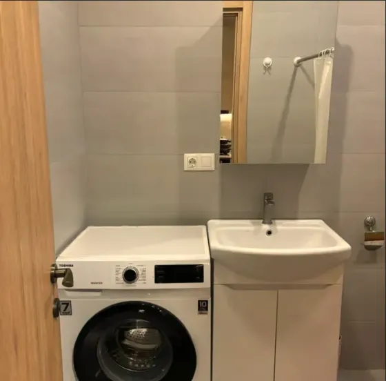 ქირავდება 2 ოთახიანი ბინა 50მ² 10/10 სართ თბილისი