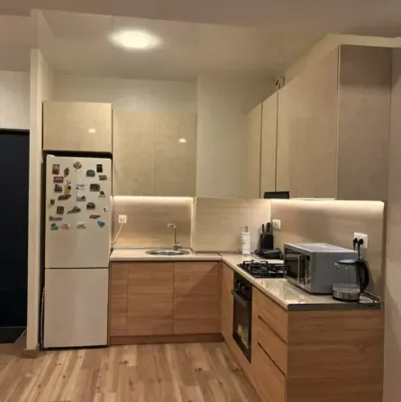 ქირავდება 2 ოთახიანი ბინა 50მ² 10/10 სართ თბილისი