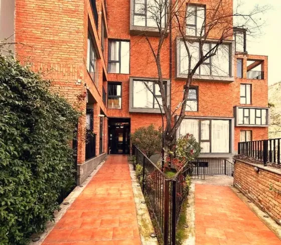 ქირავდება 2 ოთახიანი ბინა 47მ² 3/7 სართ თბილისი