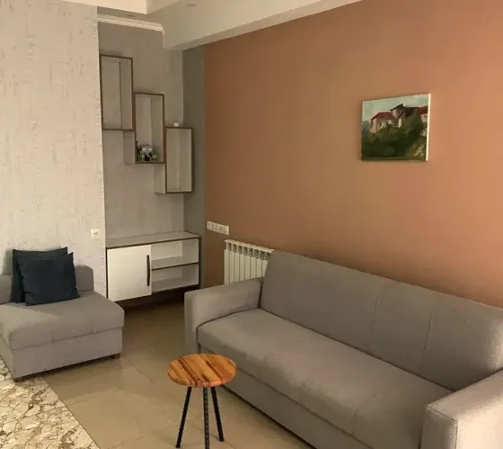 ქირავდება 2 ოთახიანი ბინა 50მ² 6/13 სართ თბილისი