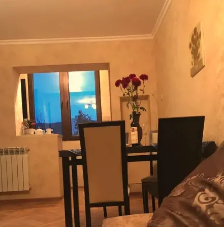 ქირავდება 2 ოთახიანი ბინა 45მ² 7/8 სართ თბილისი