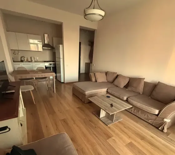 ქირავდება 2 ოთახიანი ბინა 60მ² 8/16 სართ თბილისი