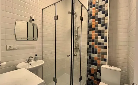 ქირავდება 2 ოთახიანი ბინა 55მ² 3/5 სართ თბილისი