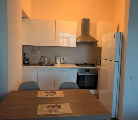 ქირავდება 2 ოთახიანი ბინა 60მ² 8/16 სართ თბილისი