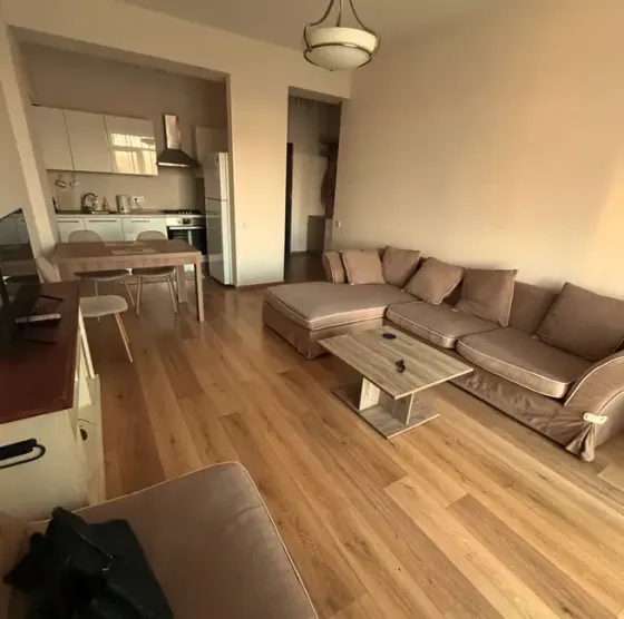 ქირავდება 2 ოთახიანი ბინა 60მ² 8/16 სართ თბილისი